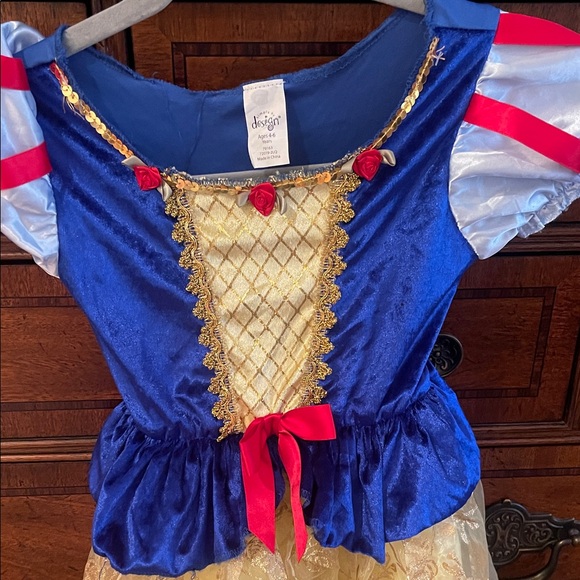 Snow White dress - Picture 2 of 4